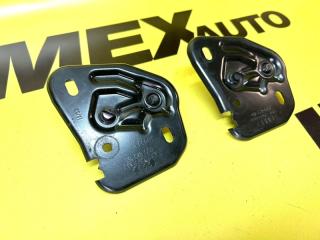 Запчасть петля замка капота Audi A1