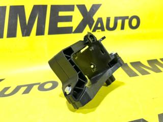 Фото запчасти кронштейн радиатора левый Mercedes-Benz GLC контрактная запчасть Запчасть кронштейн радиатора левый Mercedes-Benz GLC