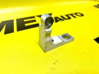 Запчасть петля двери передняя левая Porsche Cayenne