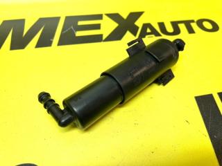 Форсунка омывателя фар левая Audi A4