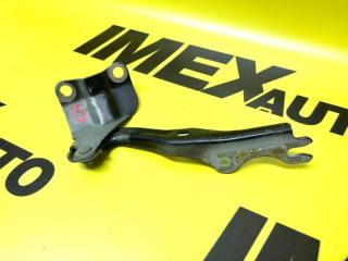 Запчасть петля капота левая Mazda 6