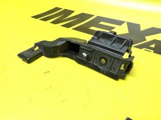 Запчасть кронштейн бампера задний левый Audi A4