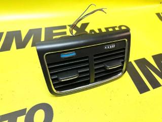 Запчасть дефлектор обдува салона задний Audi A5