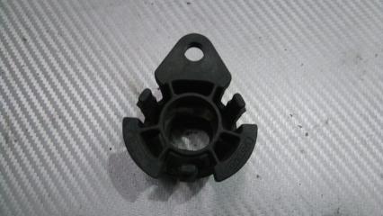 Кронштейн радиатора Volvo S40 Б/У Кронштейн радиатора Volvo S40