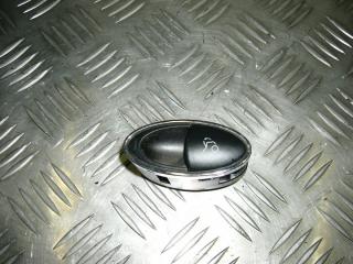 Кнопка багажника Mercedes-Benz E-Class