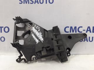 Кронштейн замка двери задний правый Volvo S80 2007-2013