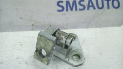 Петля двери передняя правая Volkswagen Passat 2006-2008