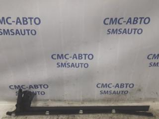 Направляющая стекла двери передняя левая Mercedes-Benz CLS-Class