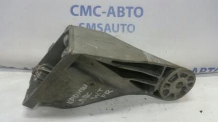 Кронштейн ДВС правый Touareg 2003-2009 3.2 AZZ