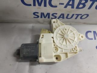 Моторчик стеклоподъемника задний правый C-Class W204