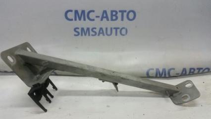 Кронштейн крыла правый Audi A8