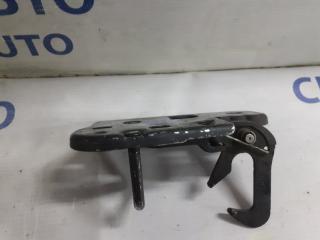Крюк капота Passat 2006-2007 2.0T