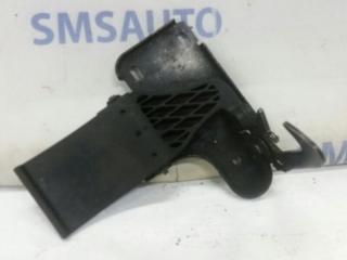 Крюк капота Audi A8