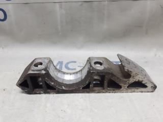 Запчасть кронштейн стабилизатора передний Volkswagen Touareg NF 3.0TD 7L0411063B контрактная Кронштейн стабилизатора передний Volkswagen Touareg NF 3.0TD 7L0411063B контрактная