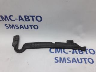 Уплотнитель капота Audi A7