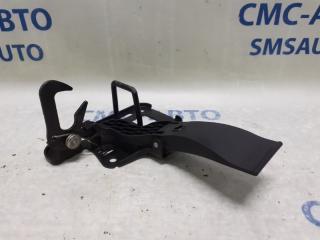 Крюк капота Audi A5 2008-2011