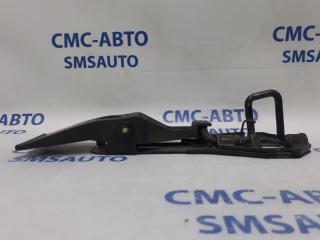 Крюк капота Audi A6