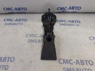 Крюк капота Audi A6