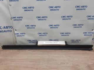 Внутренняя накладка порога передняя правая Mercedes-Benz R-Class