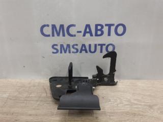 Крюк капота передний Audi A6 2010