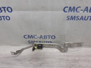 Кронштейн крыла передний левый Audi A6 Allroad 2016