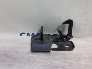 Крюк капота Volkswagen Touareg