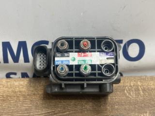 Блок клапанов пневмоподвески Audi A8 контрактная Блок клапанов пневмоподвески Audi A8