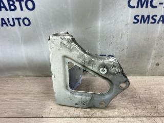 Кронштейн крыла передний правый Audi A6