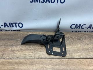 Крюк капота Audi Q5