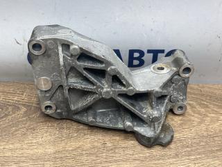 Кронштейн генератора Audi A8 2013