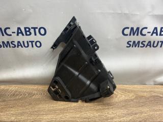 Кронштейн замка двери передний правый Volvo V40 Cross Country