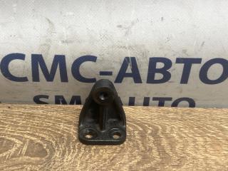 Запчасть кронштейн Audi A5