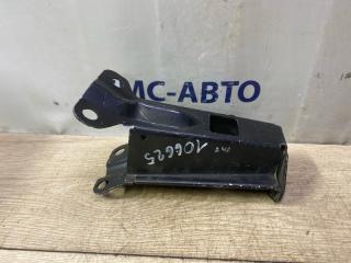 Кронштейн радиатора левый Volvo S80 контрактная Кронштейн радиатора левый Volvo S80