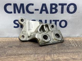 Фото запчасти кронштейн глушителя Volvo XC40 контрактная запчасть Запчасть кронштейн глушителя Volvo XC40