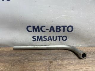 Запчасть ключ баллоный Audi A8 2014