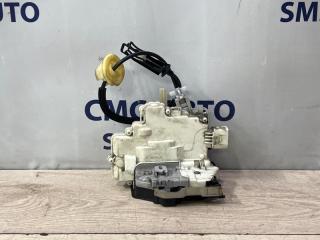 Замок двери задний правый Volkswagen Touareg 2012