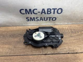 Доводчик двери Audi A8 2005