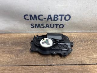 Доводчик двери Audi A8 2005