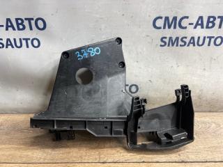 Кронштейн замка двери передний левый Volvo XC70