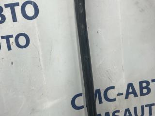 Уплотнитель стекла передний правый Q5 8R 3.0TD