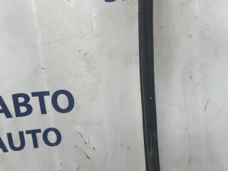Уплотнитель стекла задний правый Q5 8R 3.0TD
