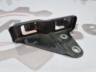 Запчасть крепление фары левой Toyota Avensis 2004