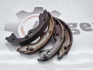 Запчасть колодки ручного тормоза Nissan Teana 2008