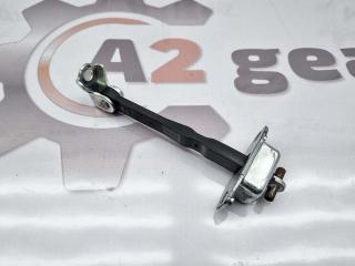 Запчасть ограничитель двери Suzuki SX4 2008