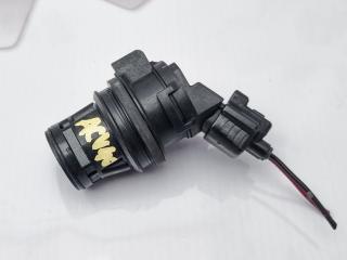 Фото запчасти насос омывателя лобового стекла Toyota Camry 2009 контрактная запчасть Запчасть насос омывателя лобового стекла Toyota Camry 2009