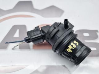 Фото запчасти насос омывателя лобового стекла Toyota Corolla Fielder 2008 контрактная запчасть Запчасть насос омывателя лобового стекла Toyota Corolla Fielder 2008