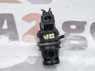 Фото запчасти насос омывателя заднего стекла Toyota Harrier 2006 контрактная запчасть Запчасть насос омывателя заднего стекла Toyota Harrier 2006