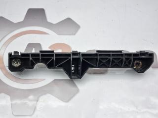 Фото запчасти клипса переднего бампера левая Toyota Harrier 2006 контрактная запчасть Запчасть клипса переднего бампера левая Toyota Harrier 2006