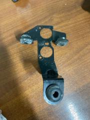 Запчасть кронштейн блока abs FORD Focus 3 01/2011