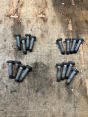 Запчасть болт крепления ступицы AUDI A4 2015